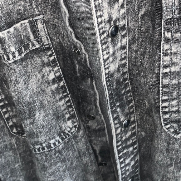 Button down shirt - Picture 4 of 4